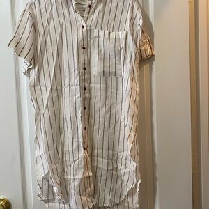 Cato White Short-Sleeve Button-Down Shirt with Burgundy Stripes